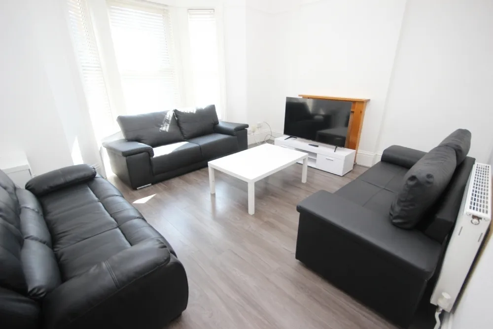Salisbury Road, L15