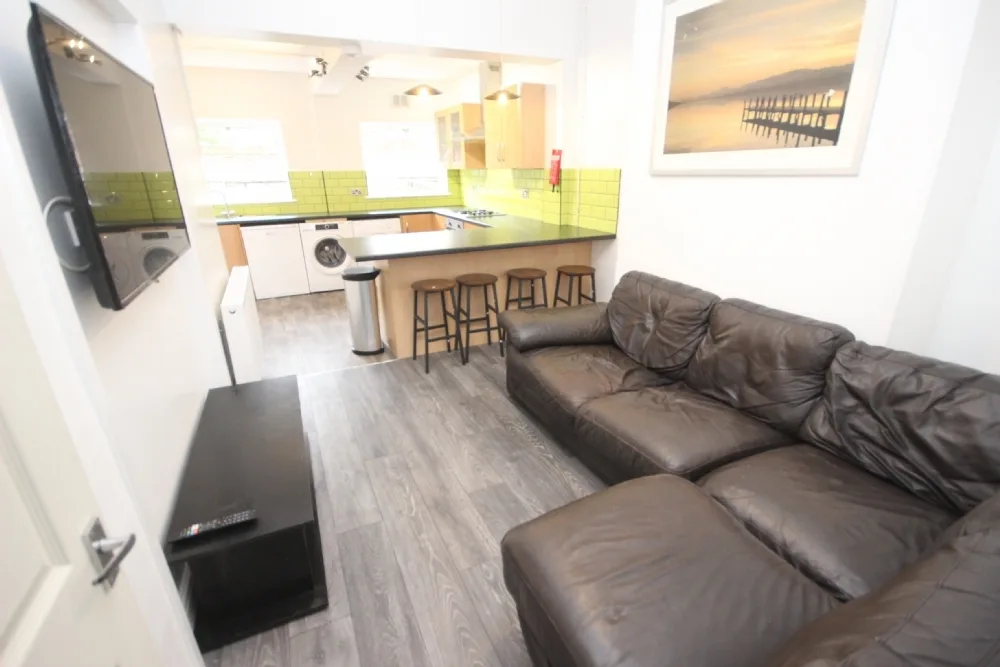 Gainsborough Road, L15