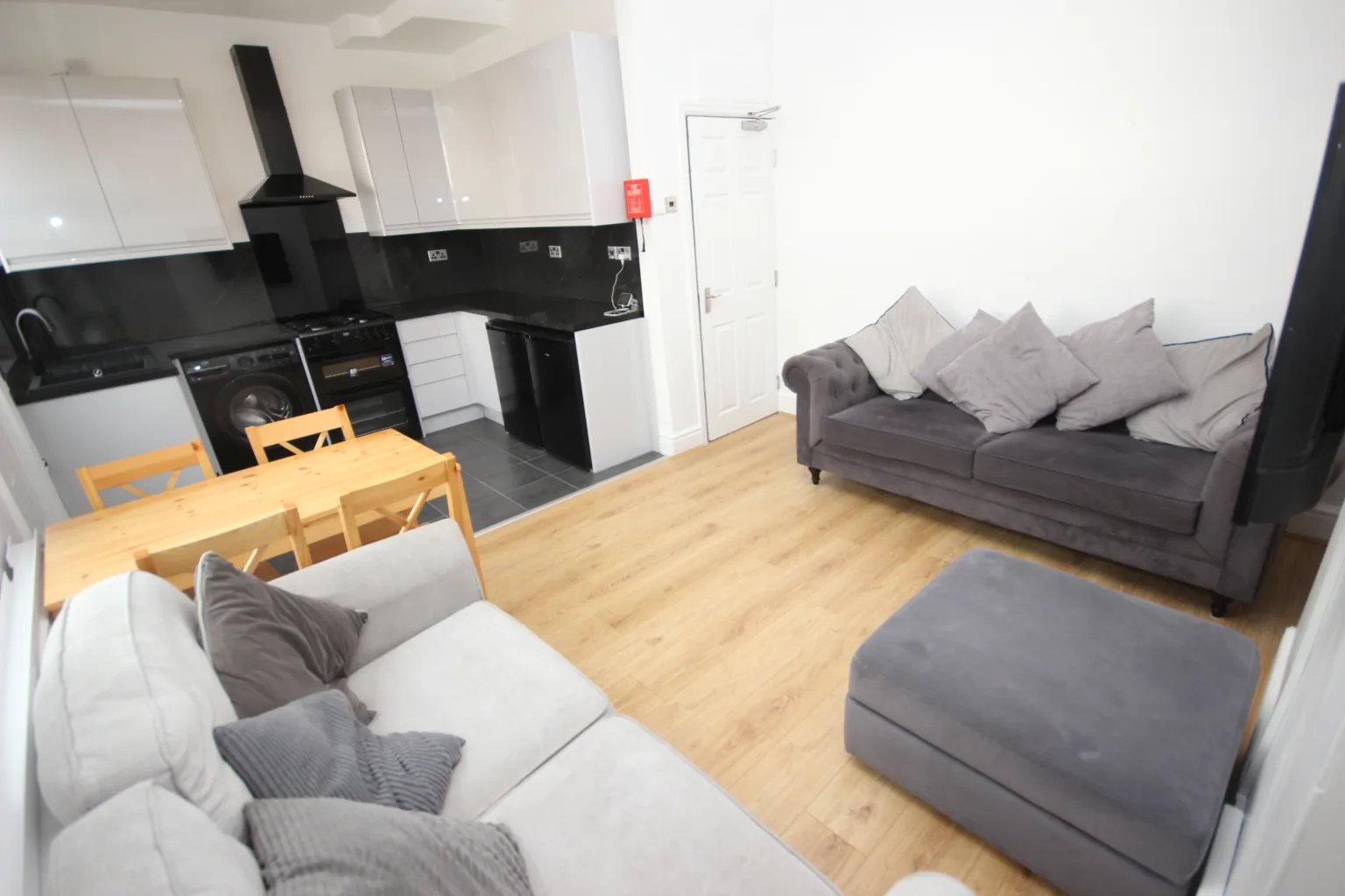 Avondale Road, L15