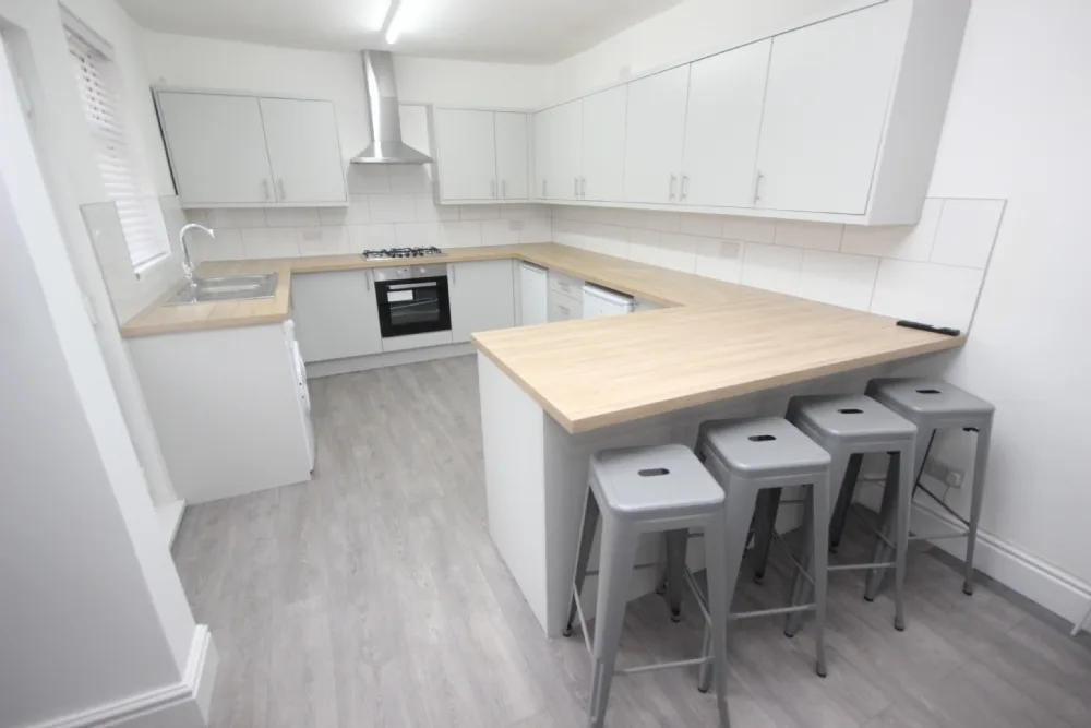 Alderson Road, L15