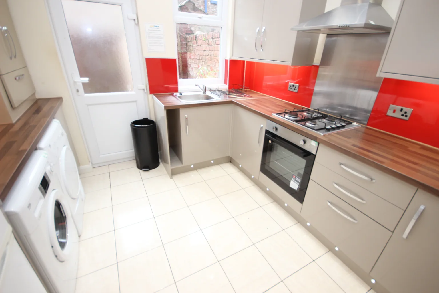 Avondale Road, L15