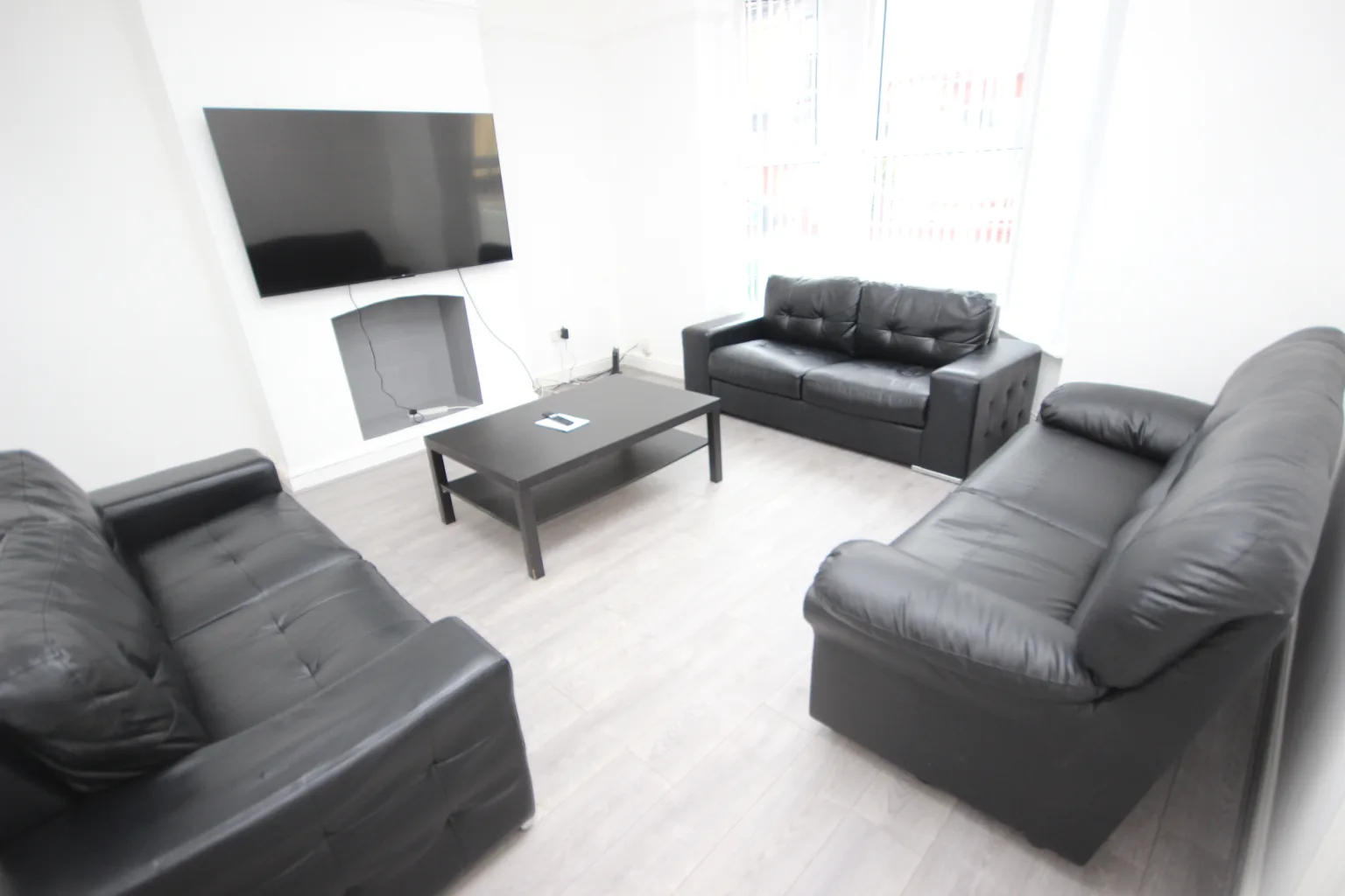 Garmoyle Road, L15