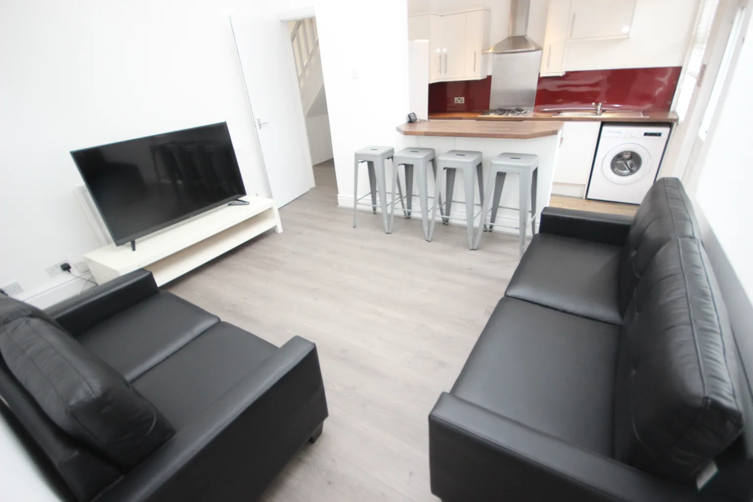 Garmoyle Road, L15