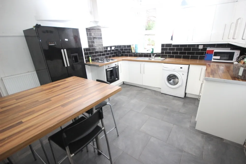Ferndale Road, L15