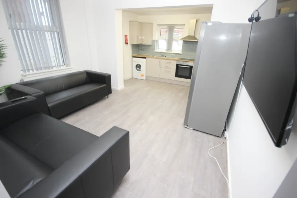 Langdale Road, L15