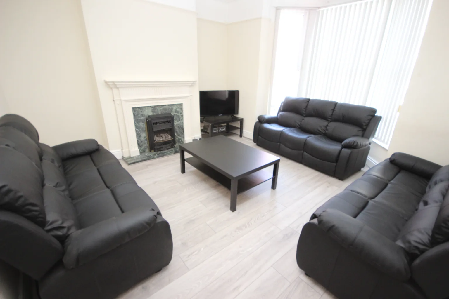 Russell Road, L18