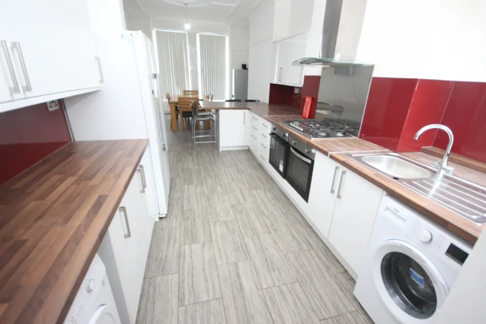 Borrowdale Road, L15