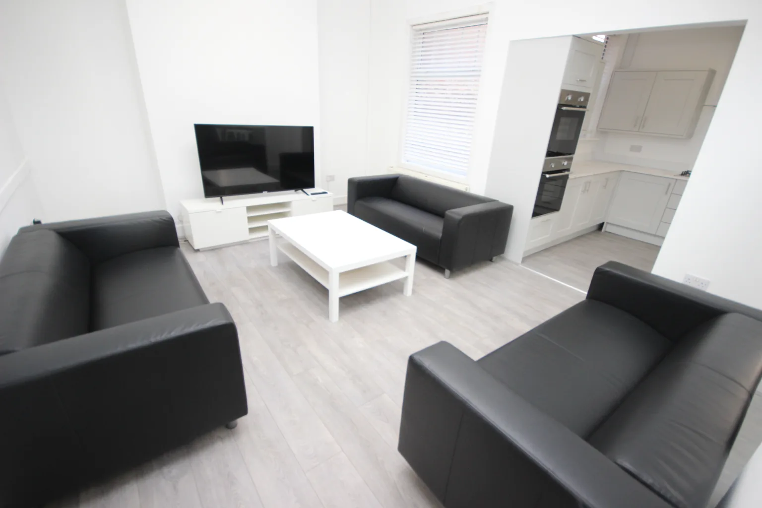 Rossett Avenue, L15