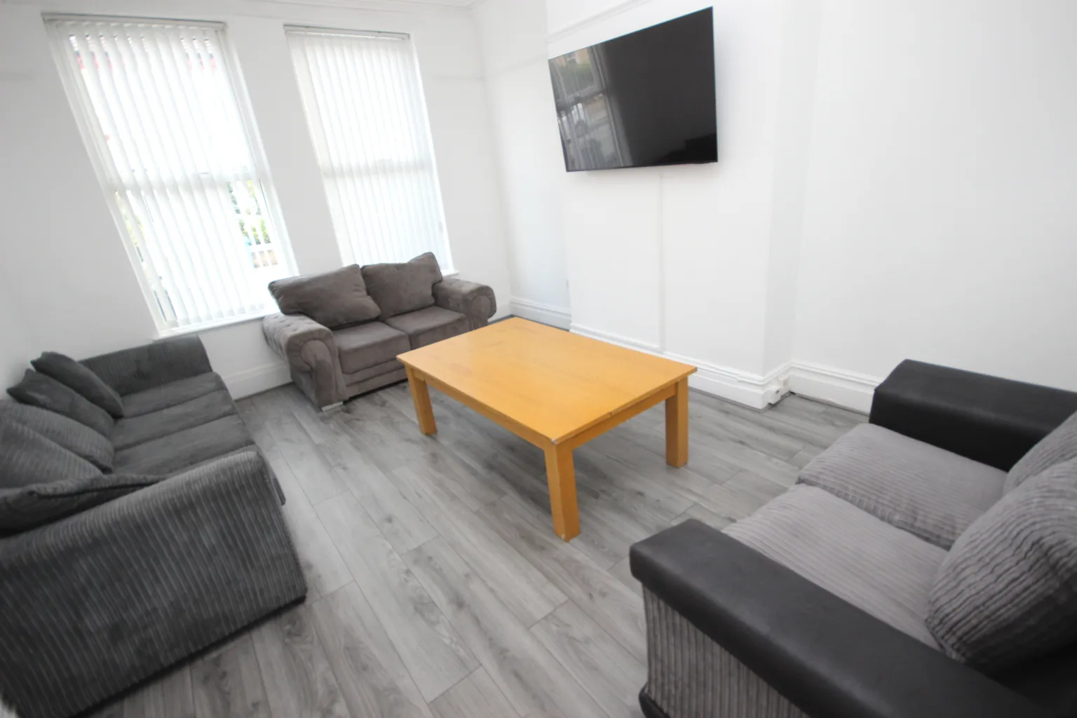 Hawarden Avenue, L15