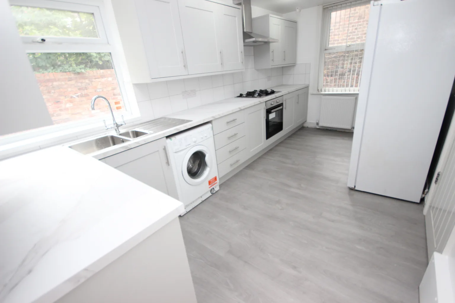 Hawarden Avenue, L17