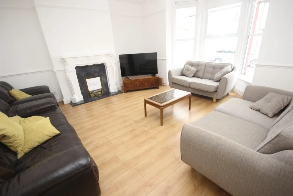 Ferndale Road, L15