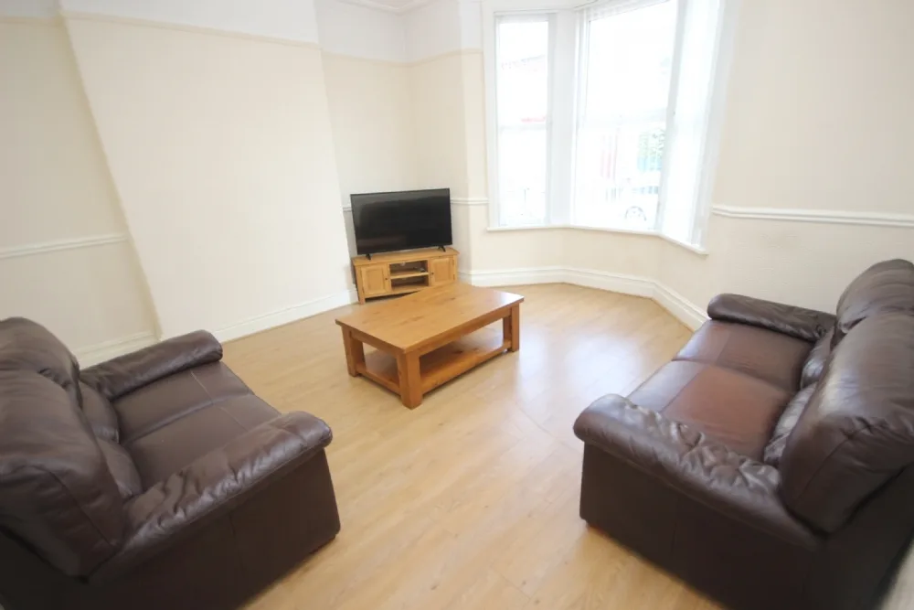 Gresford Avenue, L17