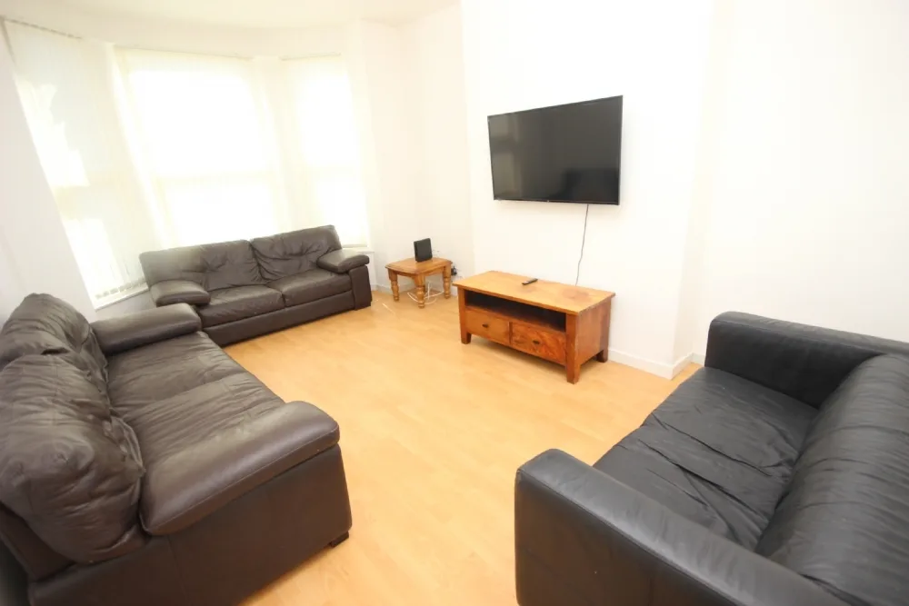 Langdale Road, L15