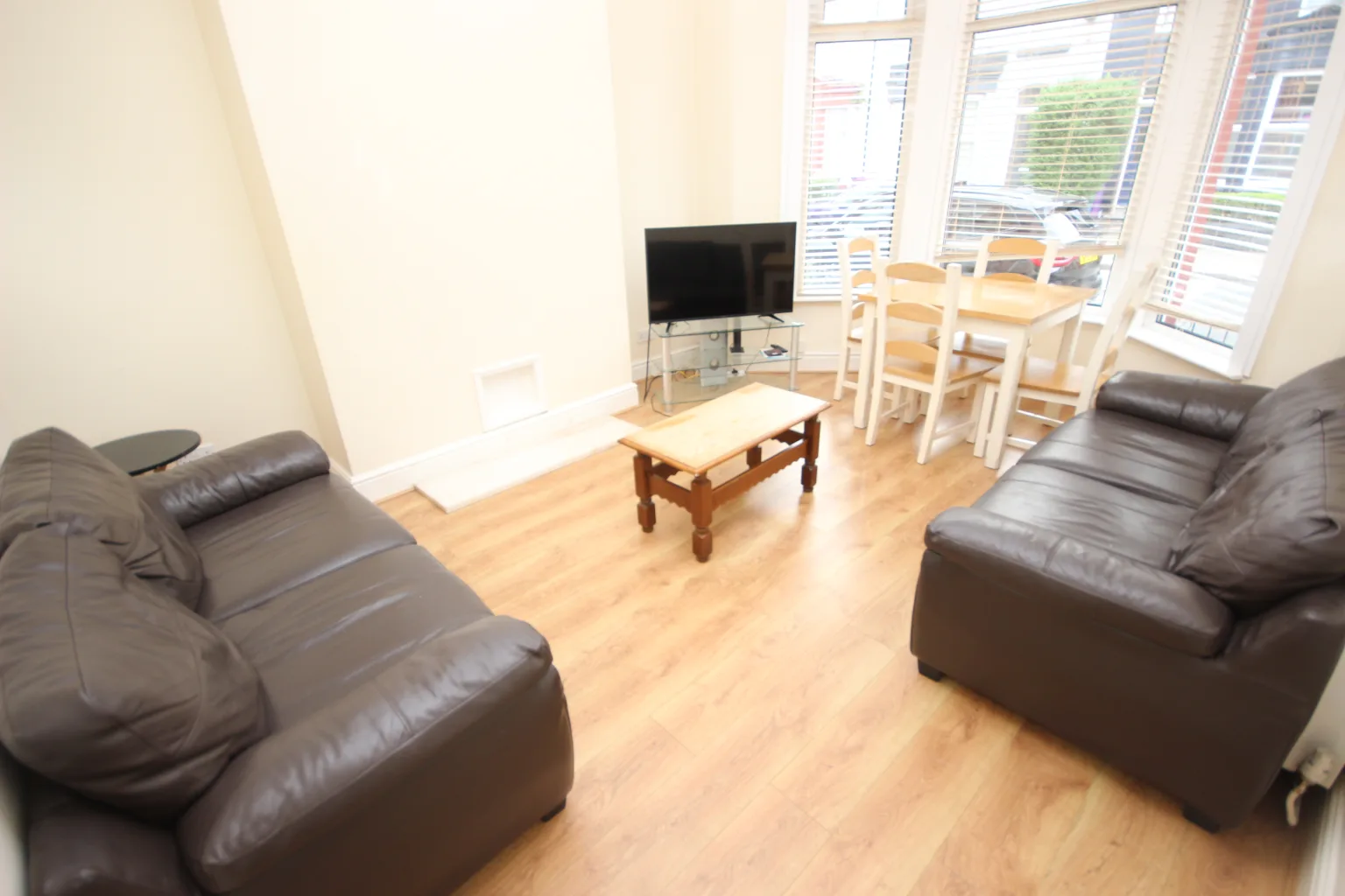 Avondale Road, L15