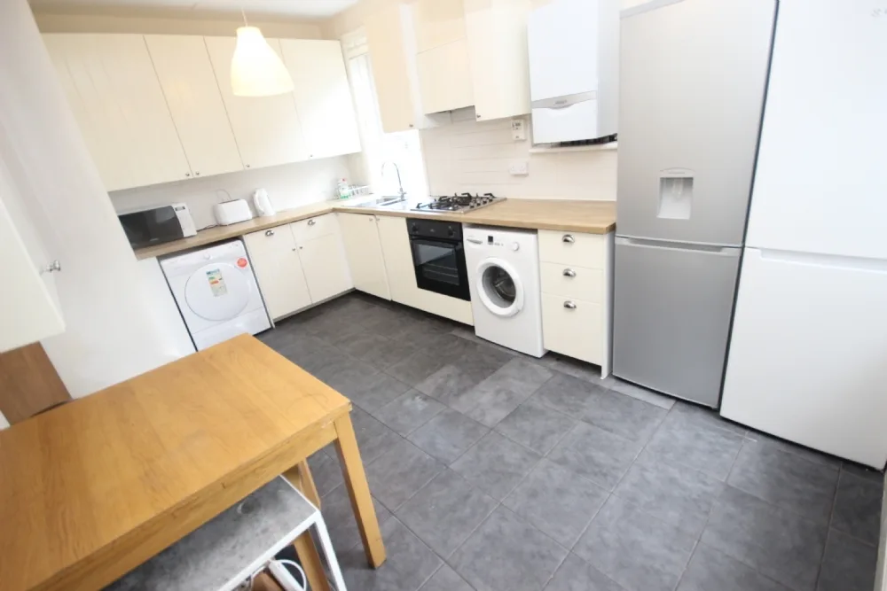 Langdale Road, L15